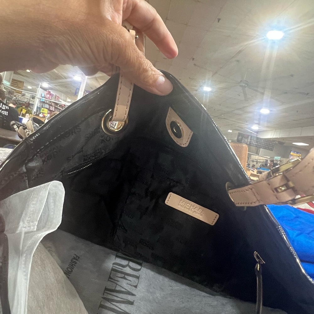 Michael Kors Handbag Black EUC